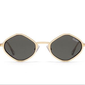 #QUAYXKYLIE Purple Honey Sunglasses